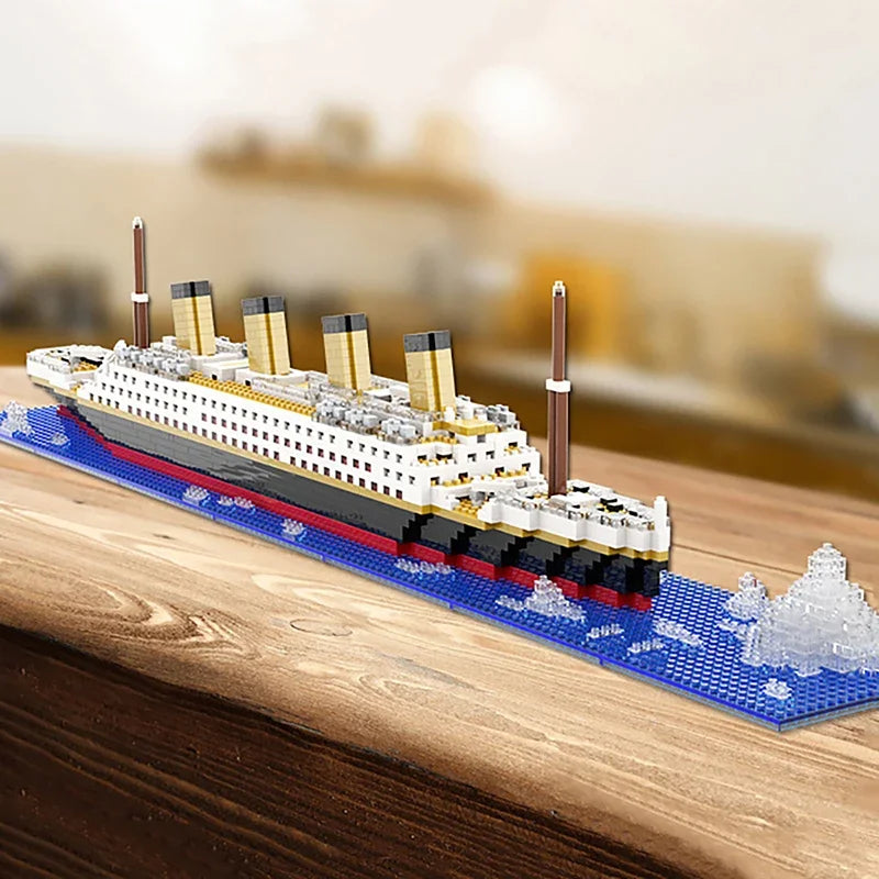 Titanic Creative Luxury Iceberg Cruise Ship Boat Wreck Set City DIY Model Building Blocks Bricks Toys for Children Adult Gift