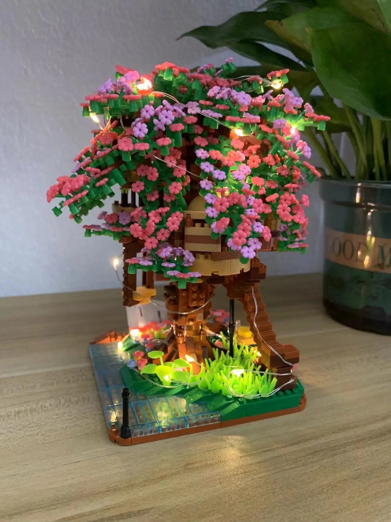 Mini Sakura Tree House